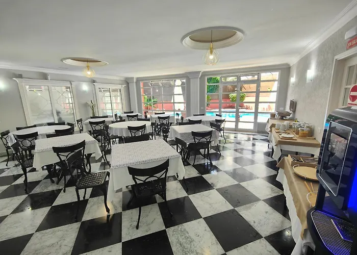 Hotel Don Cándido *